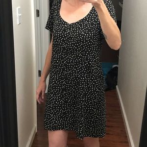 🌻 Black and white button up baby doll dress